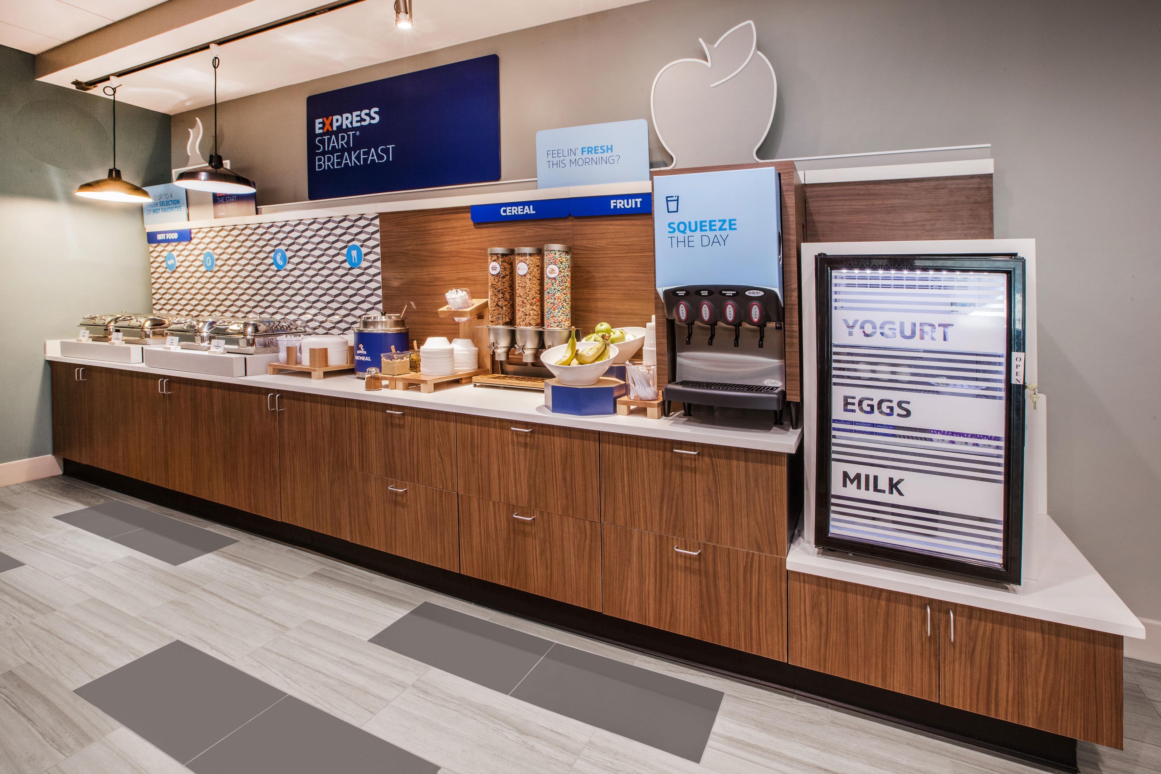 Holiday Inn Express Simi Valley By Ihg Экстерьер фото