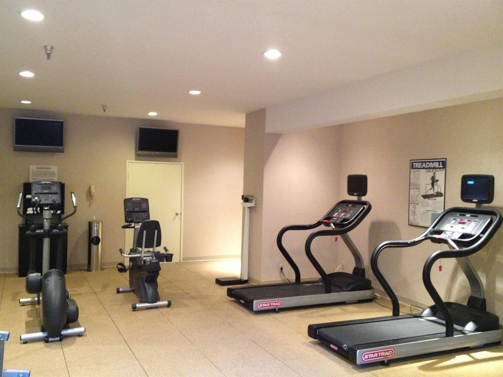 Holiday Inn Express Simi Valley By Ihg Экстерьер фото